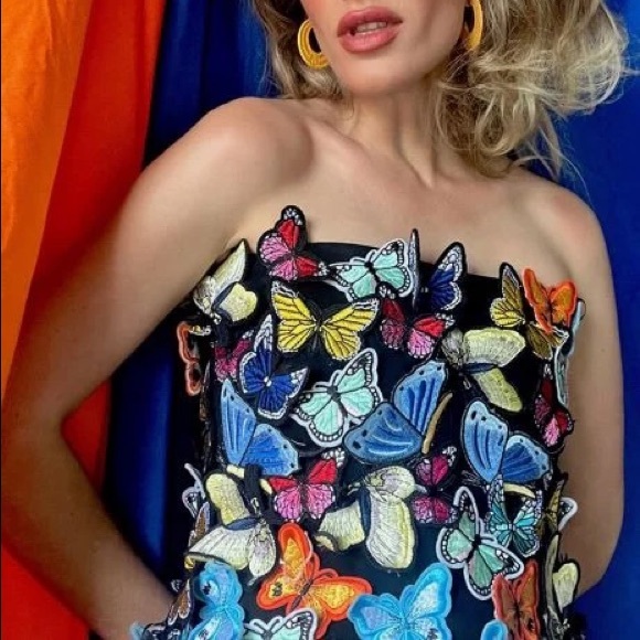 TAKE FLIGHT STRAPLESS BUTTERFLY PATCH MINI DRESS IN MULTI - Picture 5 of 9